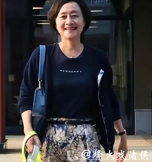 75岁黄梅莹近况如何?与儿子界限划清后,她把日子过得越来越精彩 75岁黄梅莹近况如何?与儿子界限划清后,她把日子过得越来越精彩
